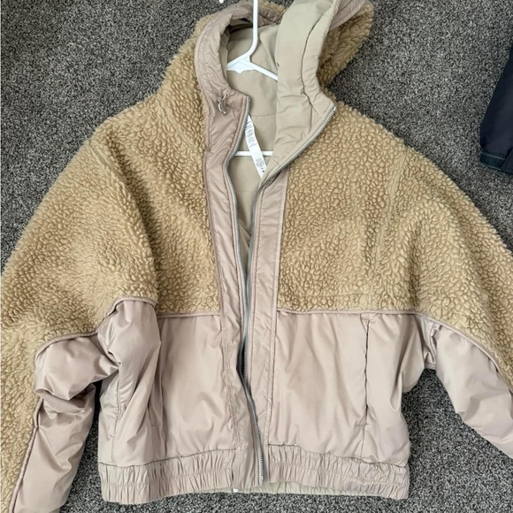 Lululemon Sherpa - Picture 4 of 4